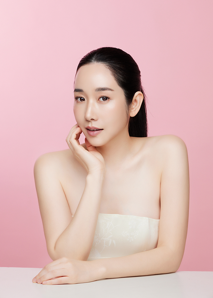 ผิวใสกระจ่างแบบ Glass Skin ด้วยครีมบัวหิมะ มาดามหลุยส์ Snow Lotus